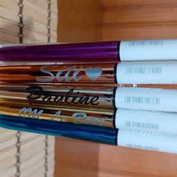 Stylo 4 couleurs personnalisé (Couleur du stylo: or, argent, bleu, rose gold, violet),(couleur de l'écriture: blanc, noir, or, argent) 5.50 €